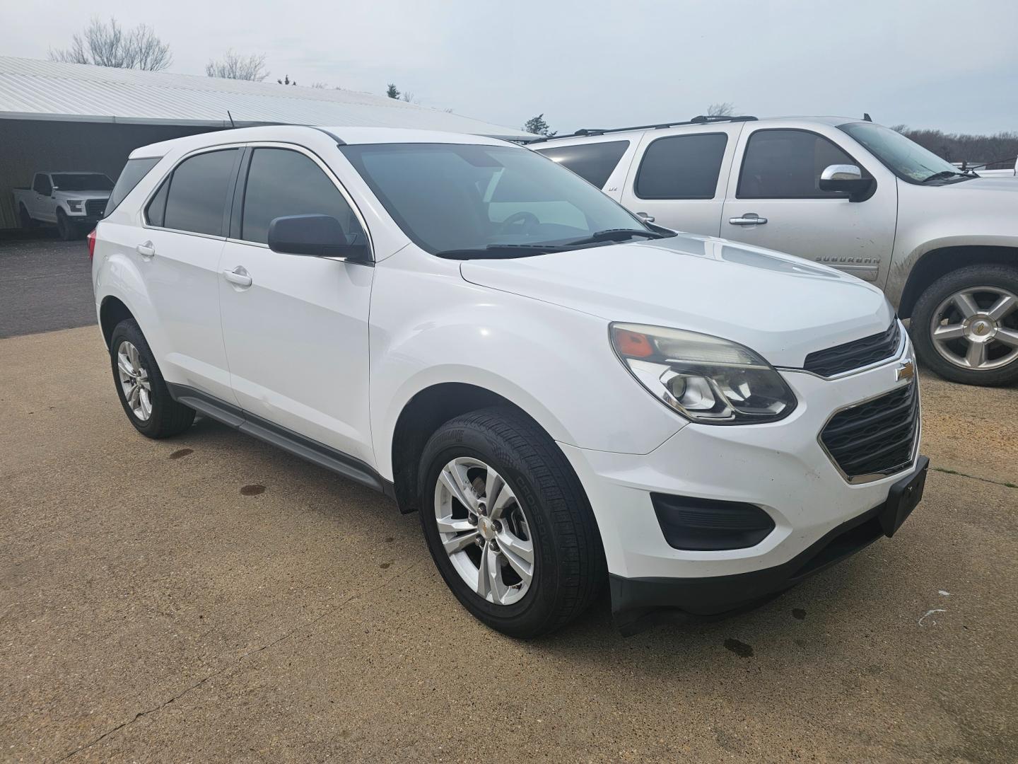 2017 WHITE Chevrolet Equinox LS 2WD (2GNALBEK6H6) with an 2.4L L4 DOHC 16V FFV engine, 6A transmission, located at 533 S Seven Points BLVD, Seven Points, TX, 75143, (430) 255-4030, 32.313999, -96.209351 - Photo#1